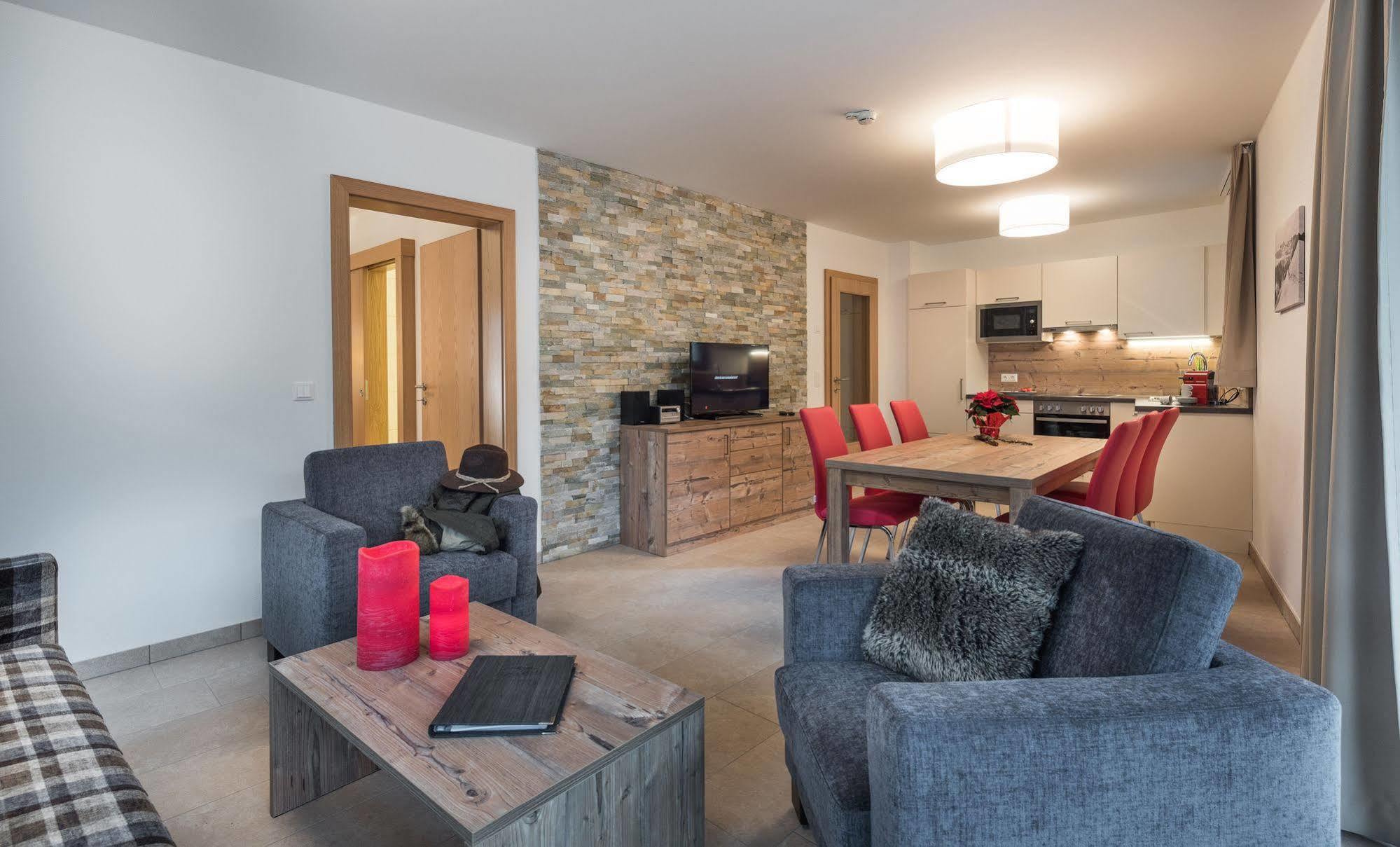 Apartment Centrum - Steinbock Lodges Zell am See Bagian luar foto